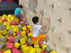 -嗨翻Hi-Fun竞技主题乐园·蹦床亲子生日轰趴(国光1937店)