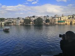 -Lake Shore Hotel & Restaurant