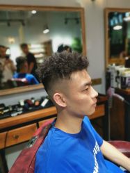 -摩力美发·烫·染·设计专业店