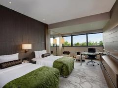 -上海滴水湖皇冠假日酒店