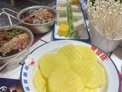 -喜悦小串丹东小黄牛海鲜烧烤大排档(民主广场店)