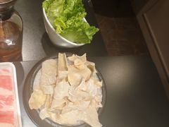 -鲜入唯煮·港式海鲜牛肉火锅(金宝街店)
