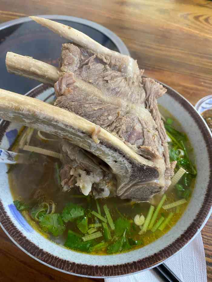 沈氏牛肉汤(临夏路店)-"早上去的比较早9点不到就到店里了,店里正.