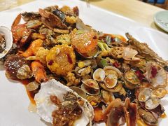 手抓海鲜-1910老鲁味海鲜·戳子肉·青岛菜(金沙滩店)