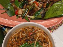 -云海肴·汽锅鸡·云南菜(天山百盛优客店)