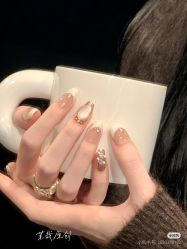 -晨·艺美甲美睫