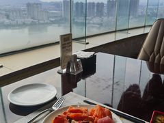 -荣誉国际酒店-云顶旋转餐厅