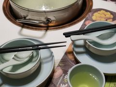 -洪氏嗨捞·猪肚鸡火锅(阳光天地店)