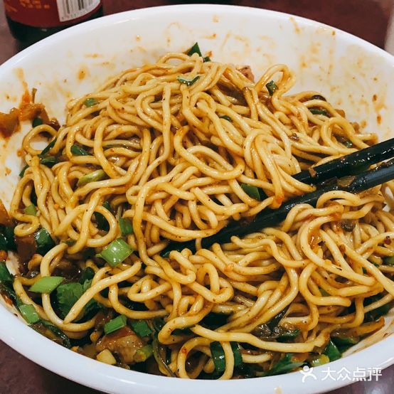 猫记风味小吃店