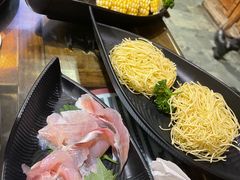 -老房老舍重庆火锅(假日城市店)