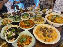 -丝路天山酒店(国际大巴扎店)