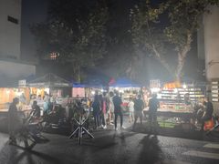 -吴山路夜市