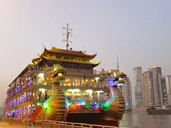 -黄浦江游览十六铺3号码头网红自助餐