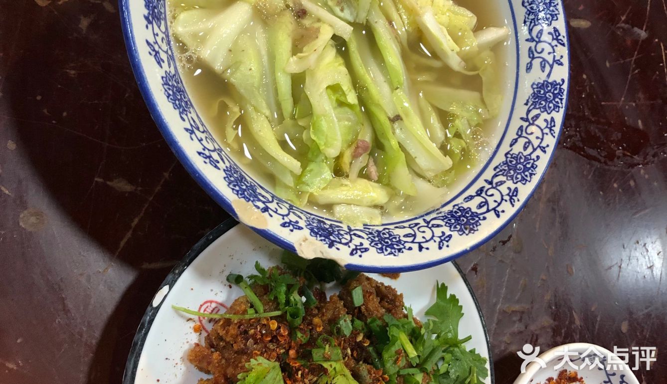 「清汤牛肉」点了小小碗，大约有5、6片牛肉