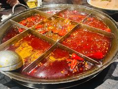 -周小明火锅(黑金冠社区店)