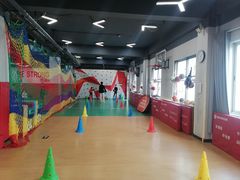 -悦动体能篮球羽毛球网球(三里河店)