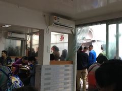 等位区-张阿三馄饨店