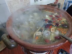 连州果园鸡-威邵鸡煲(西华路总店)