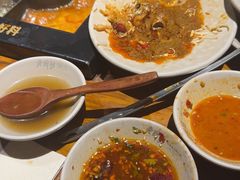 -老牌坊云南鱼豆花火锅(爱建店)