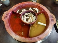 菌王奇香锅-滇釜火锅·能喝汤的火锅(车公庄店)