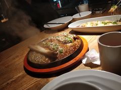 伴山嫩烤牛肋骨-蜜桃餐厅·伴山(湖滨商业街店)