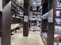 -钟书阁(群光广场店)