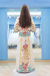 -觅白婚纱礼服馆