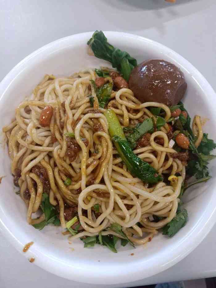 徽州面馆·老北京炸酱面-"味道还阔以,生意非常好的店[呲牙].