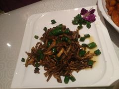 滑肉鲜茶菇-国人川菜(李家村建东街店)