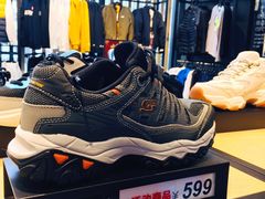 -SKECHERS 斯凯奇(上海国际时尚中心店)