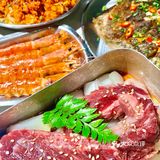 平价烤肉店🥓海鲜爱好者必冲的碳烤多宝鱼‼️