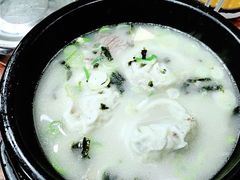 牛膝骨雪浓汤-神仙雪浓汤(明洞店)