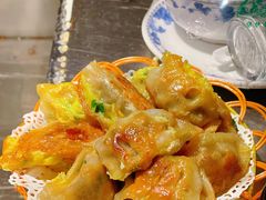 -冰冰龙虾·江湖菜·花园江景餐厅