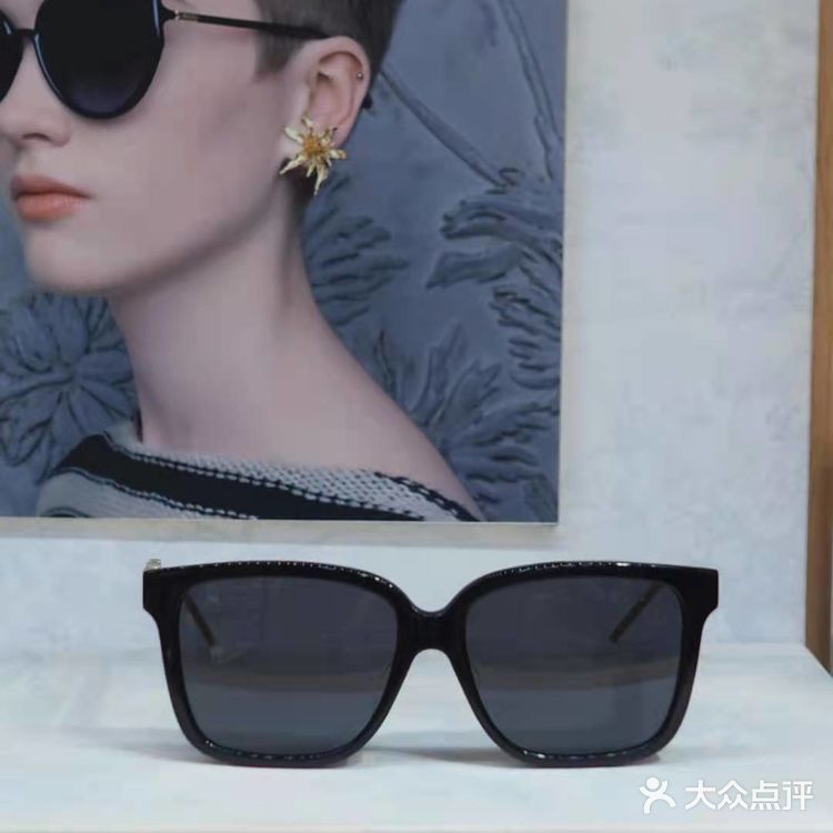 温镜阁眼镜店  配眼镜好选择