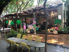 -莓园冰淇淋店