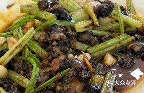 Snail Stir-fried with Celery