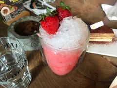 红莓木花冰-奇醜的猴子咖啡(财信广场店)