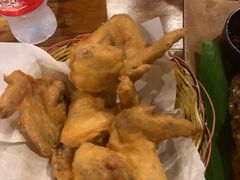 炸鸡翅-Naughty Nuri’s Phuket