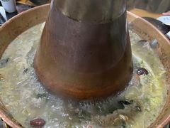 -果松木炭酸菜铜火锅·外婆参鸡汤