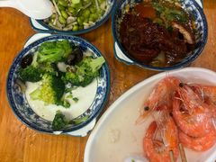 -郭巨人农家食堂(南部商务区店)