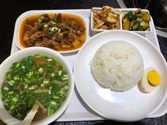 红烧牛肉饭-黔阿牛菌汤牛肉粉全牛火锅(喷水池店)