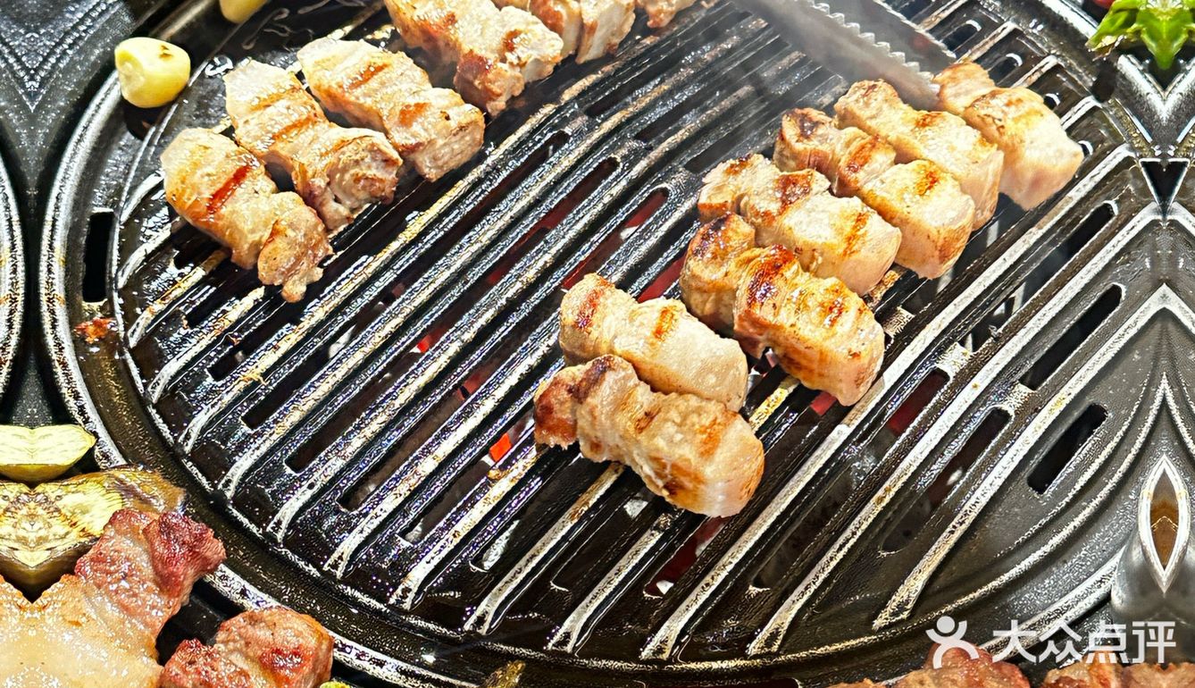 🇰🇷济州岛好吃的黑猪肉。。。(保健路篇)
