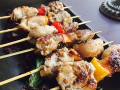 烤鸡肉串-香格里拉鱼跃地中海西餐厅·牛排披萨