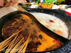鸳鸯锅-钢管厂歆瑞源油卤串串香(春熙路太古里店)