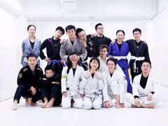 场馆-菠萝格斗巴西柔术训练馆