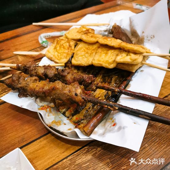 新疆白小羊烤羊肉(育德店)