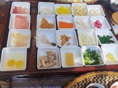 自助取餐区-香麒园·过桥米线·南湖雅宴