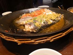 -阿瓦山寨·湘菜现炒·剁椒鱼头王(咸阳总店)