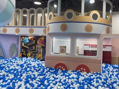 -蓝鲸奇亲子游泳俱乐部