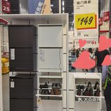 柜子必须与墙壁链接固定，背板上有预钻孔，方便进行固定
